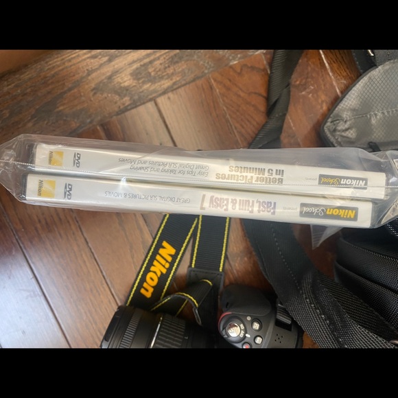 Nikon D3300 Camera - Picture 9 of 10